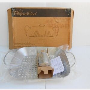 The Pampered Chef BBQ Roasting Pan and Can Holder New In Box